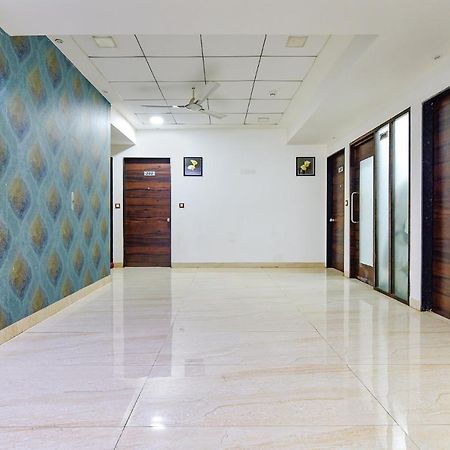 Fabhotel Acropole Inn Ahmedabad Exteriör bild