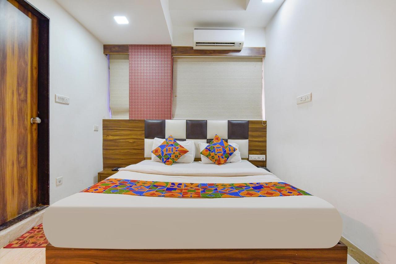 Fabhotel Acropole Inn Ahmedabad Exteriör bild