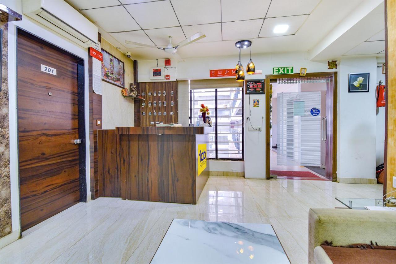 Fabhotel Acropole Inn Ahmedabad Exteriör bild