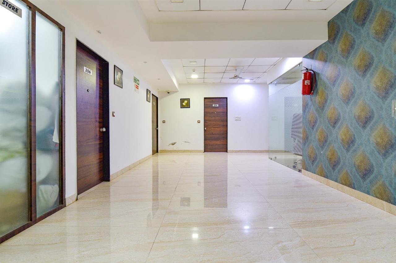 Fabhotel Acropole Inn Ahmedabad Exteriör bild